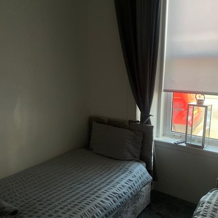 Maze Beach Getaway Apartment แอร์ ภายนอก รูปภาพ